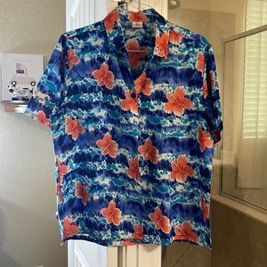 Great Hawaiian shirt size Large, only worn once